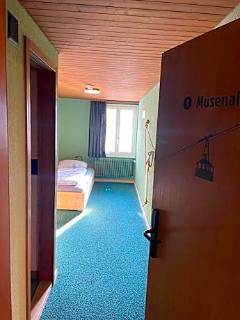 Single Room with Shared Toilet