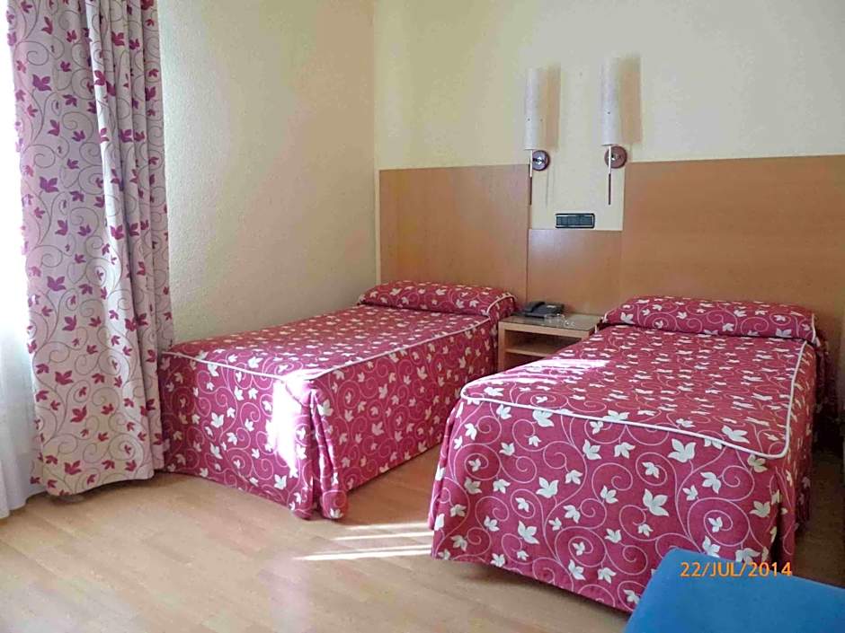 Foto 1 di 5 di Economy 1 Double Bed or 2 Beds