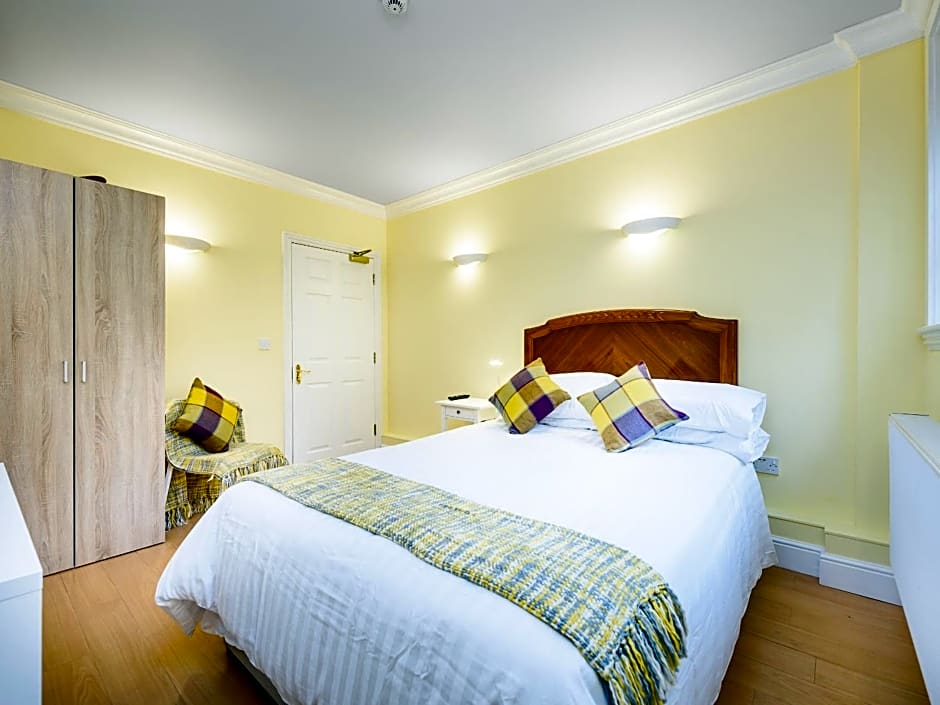 1 Riverside Apartments