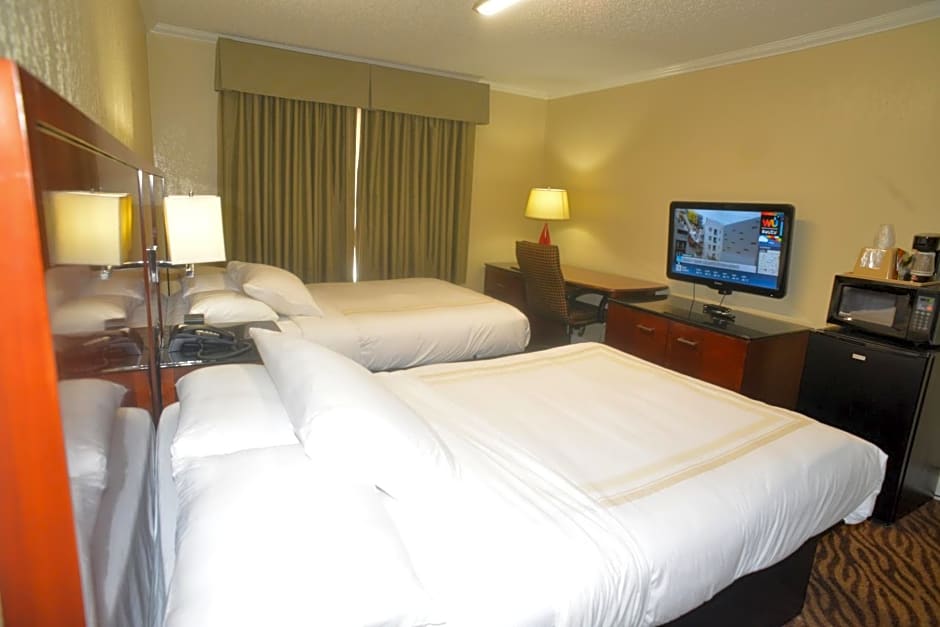 Hometown Inn & Suites