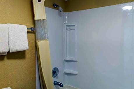 Queen Room with Two Queen Beds - Smoking