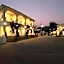 Banlomnow Hotel
