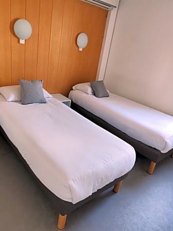2 Beds
