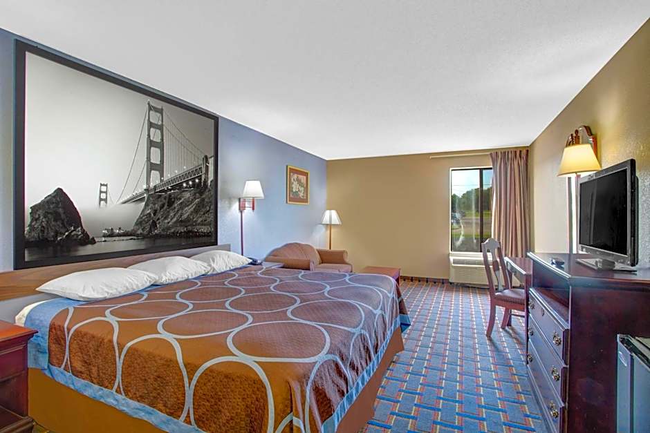 Super 8 by Wyndham Booneville