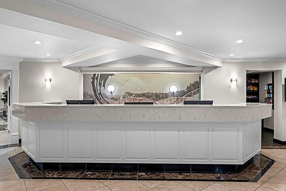 Best Western Plus Plaza Hotel & Conference Center