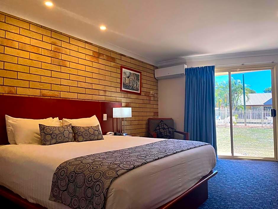 Photo 1 of 5 of Deluxe 1 King Bed Suite