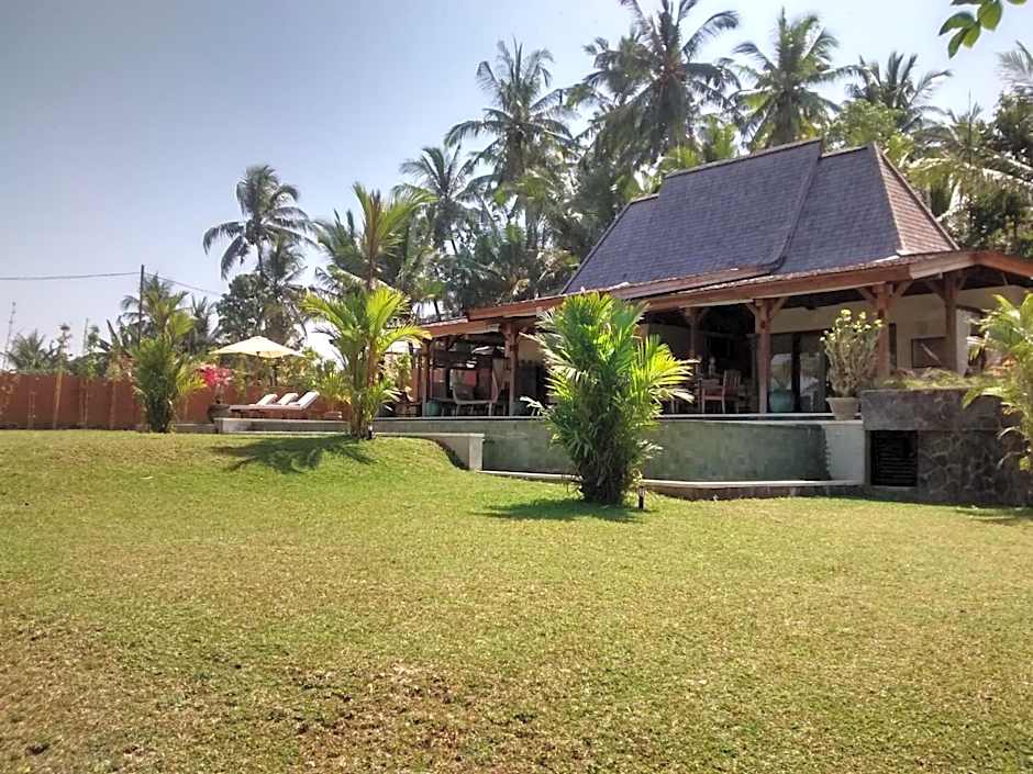 Villa Taman Kanti - 2 Bedroom private villa with swimming pool