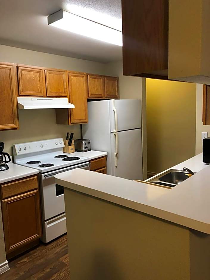 The Reside Fully Furnished Condos - Medical Stays Welcome