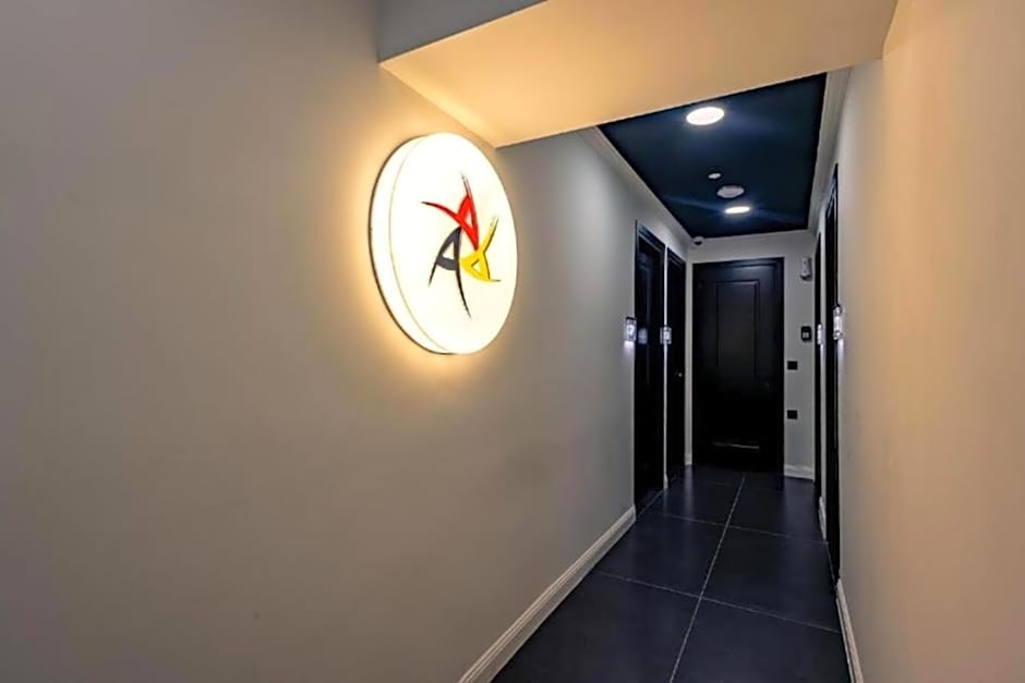 Triple A - Stylish Seven On The Pedestrian - FREE Parking!