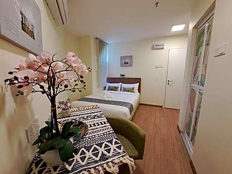 Deluxe Queen Room