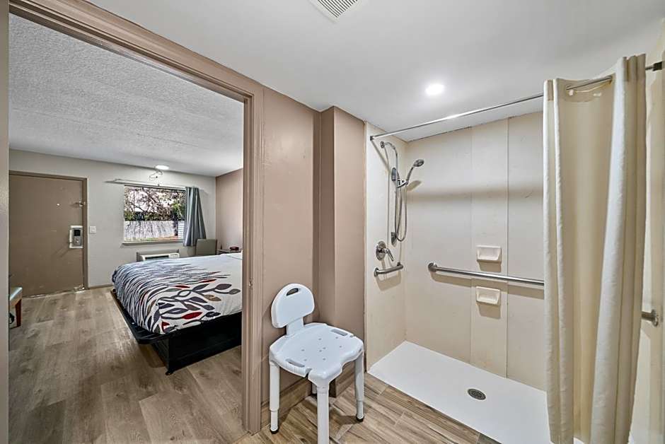 Executive Inn - Panama City Beach