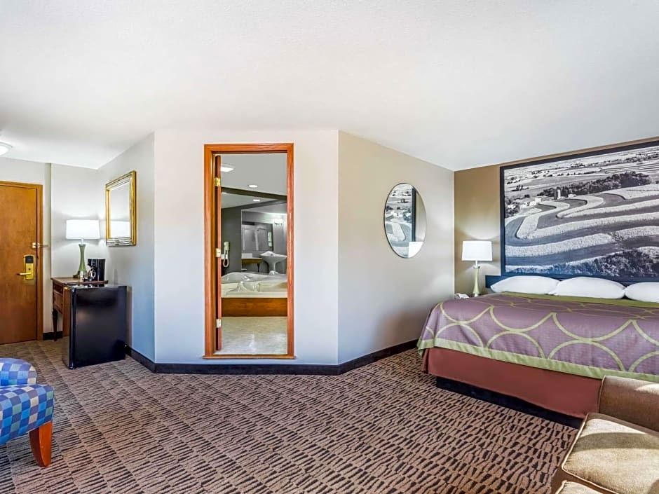 Super 8 by Wyndham Platteville