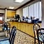 Econo Lodge Inn & Suites Forest