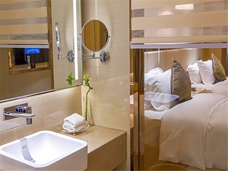 Deluxe Twin Room with River View