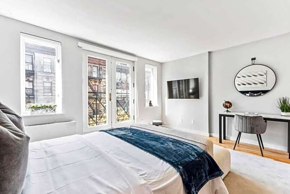 Luxe Studio with Charming Juliet Balcony