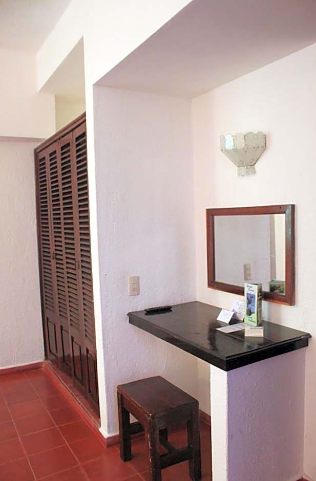 Suites Plaza del Rio