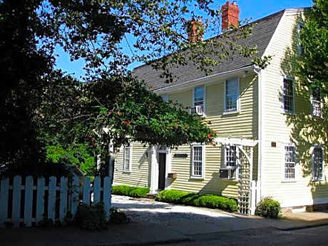 Admiral Farragut Inn