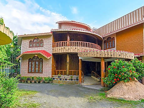 Hotel O Treetops guest house