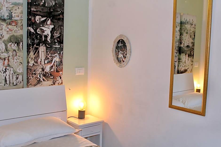 The Green Gate - Airport Guest House