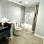 Super 7 Inn By OYO Tupelo Hwy 178