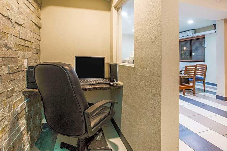 Baymont by Wyndham Cedar Rapids