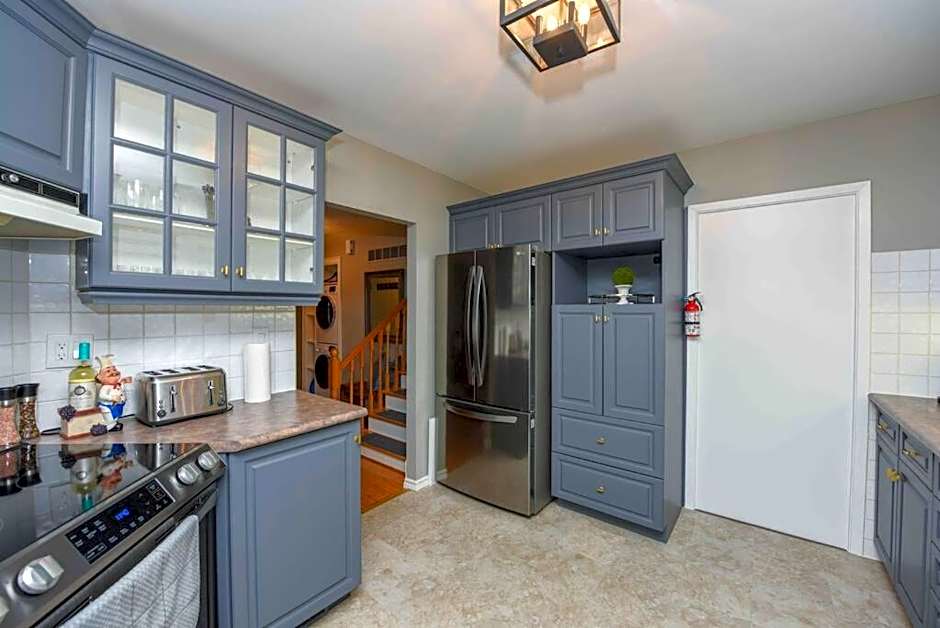 Bright & Cozy 4BR Home for Your Family Stay With Optional Pool Access