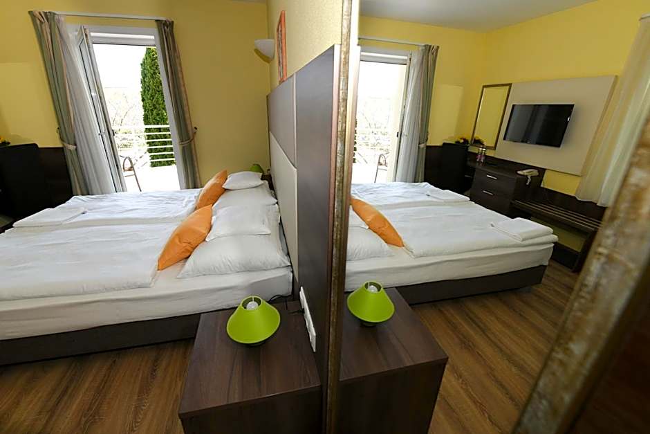 Jade Hotel-Ezüsthíd Hotel