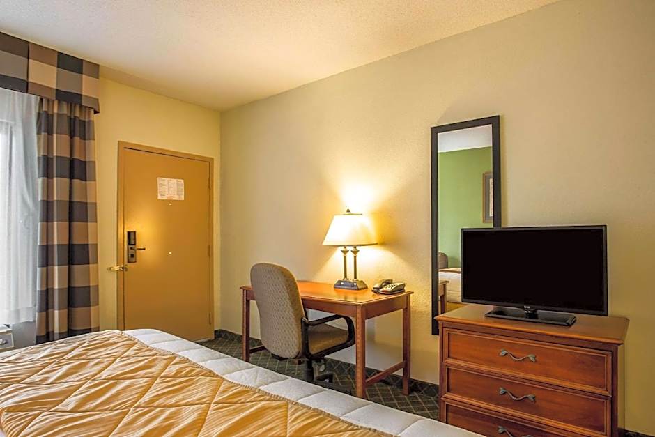 Clarion Inn & Suites Aiken South