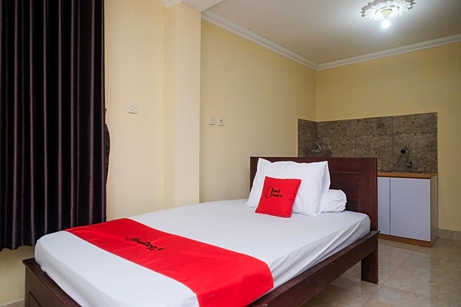 RedDoorz near Candi Ratu Boko 2