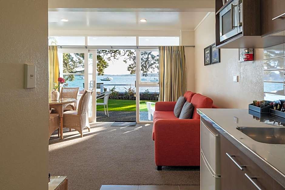 Hananui Lodge and Apartments