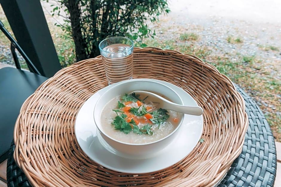 Shanti-Retreat Hotel