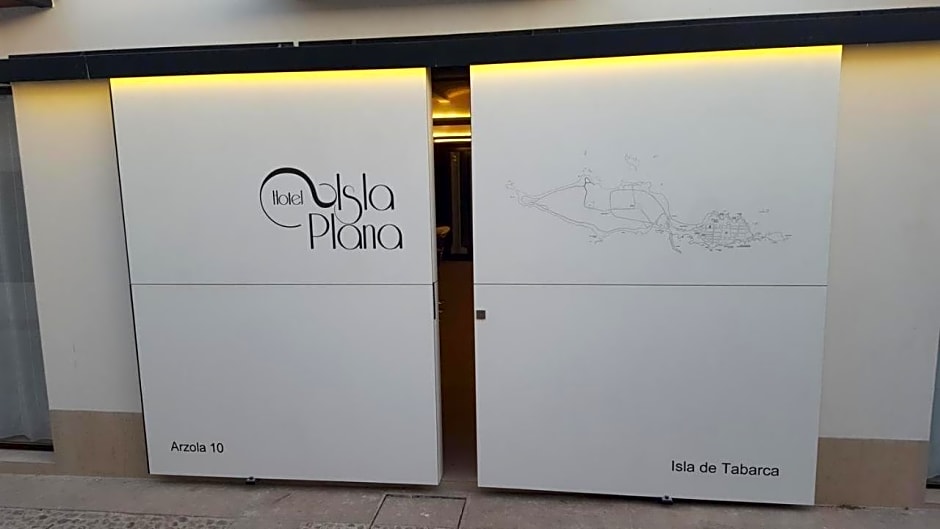 HOTEL ISLA PLANA