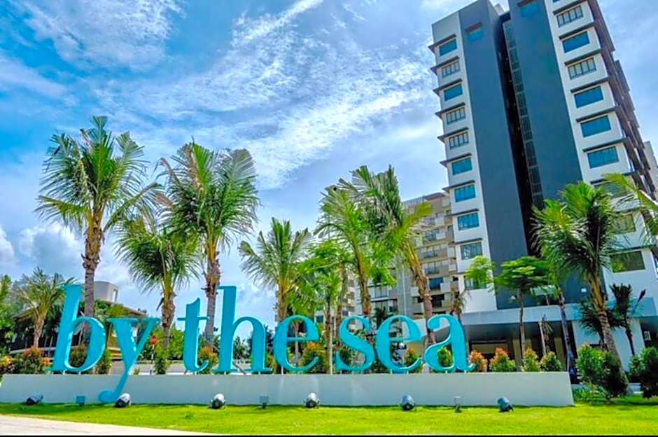 By The Sea Partial Seaview n Mountain View 383