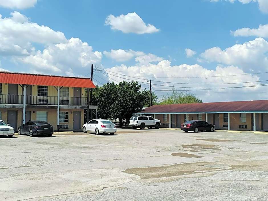 Woodfield Inn & Suites Hotel O, Yoakum TX 111