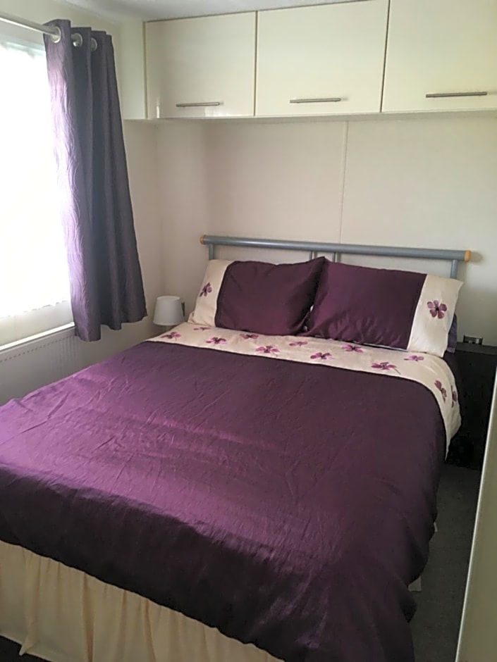 Marshlands Lakeside Nature Retreat