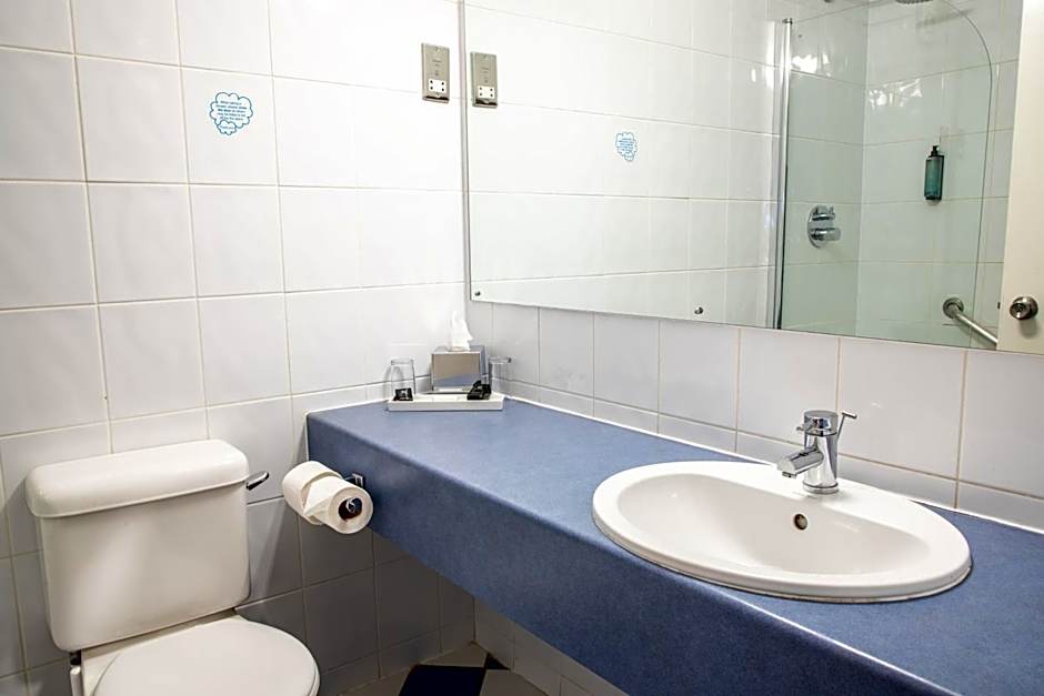 Tiverton Hotel Lounge & Venue