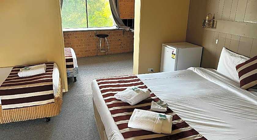 Riverview Motor Inn