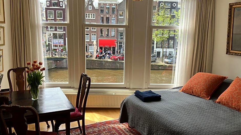 Canal View B&B Amsterdam