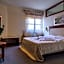 Crithoni's Paradise Hotel