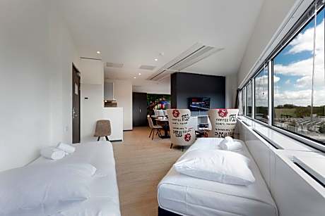 Deluxe Suite with Kitchen
