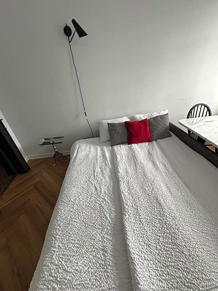 MIRO Rooms Skolas - quiet chic, free parking, self check-in