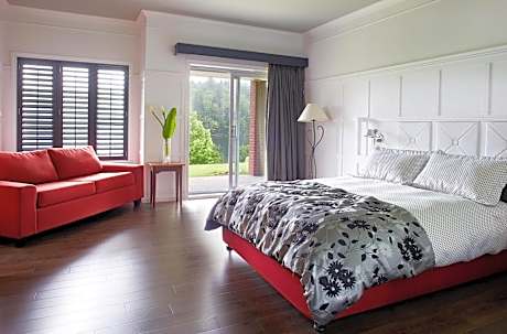 Standard Double Room with Lake View