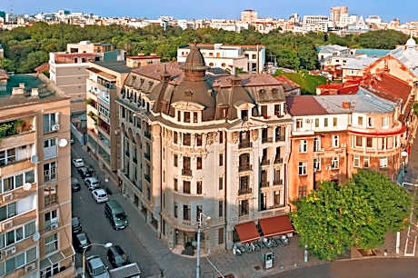 Zeus Essence Bucharest Venezia