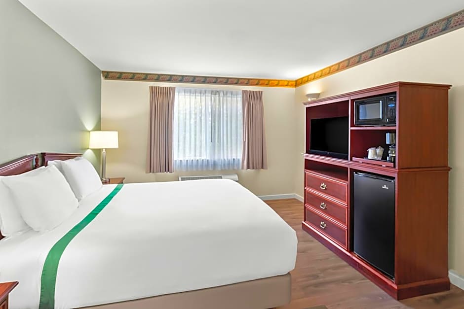 GuestHouse Inn & Suites Kelso