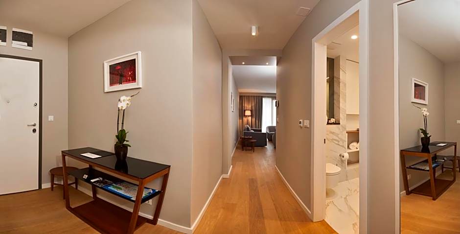 Residence by Vestibul Palace