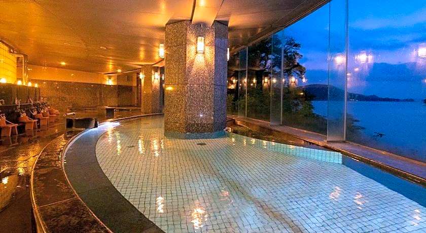 Toba Grand Hotel