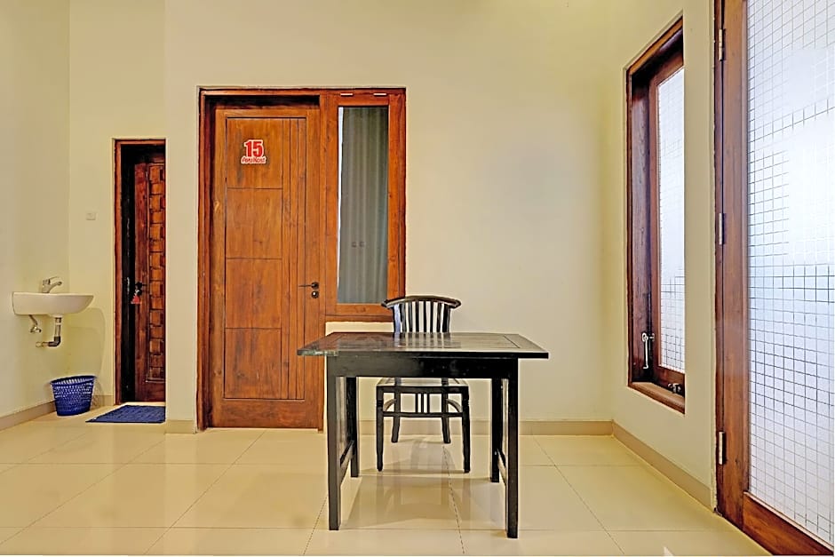OYO Life 92935 Ayu Kost Eksklusif