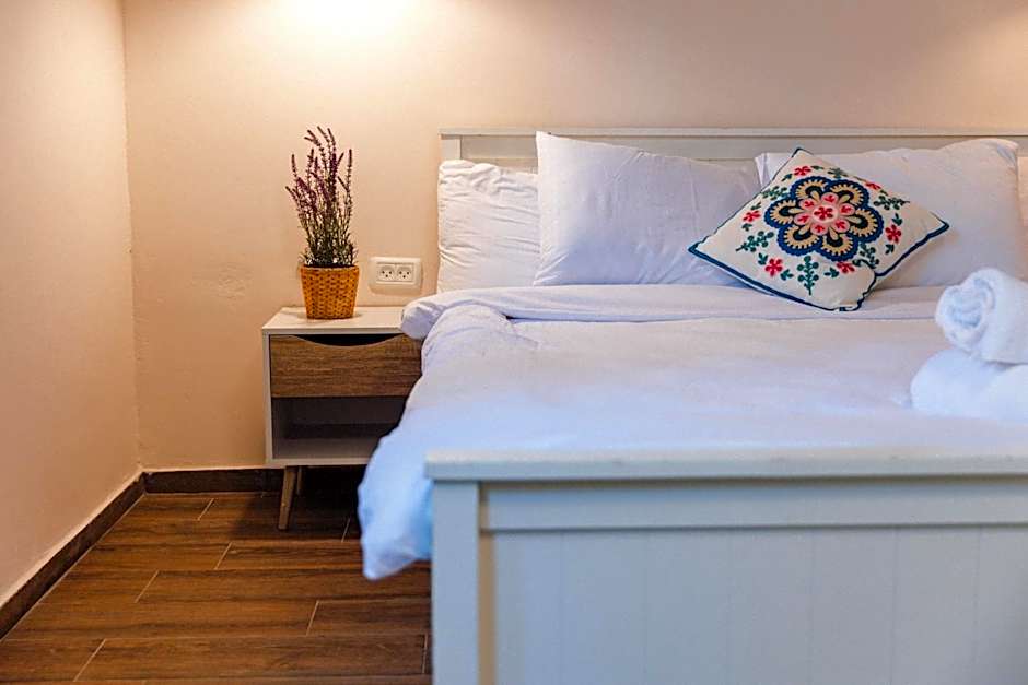 שיח מדבר לינה בנגב Burning Bush Negev