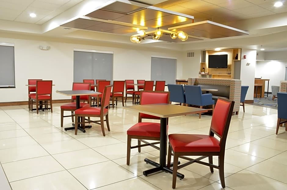 Holiday Inn Express Waterloo-Cedar Falls By IHG