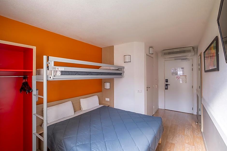 Première Classe Roissy - Aéroport CDG - Le Mesnil-Amelot